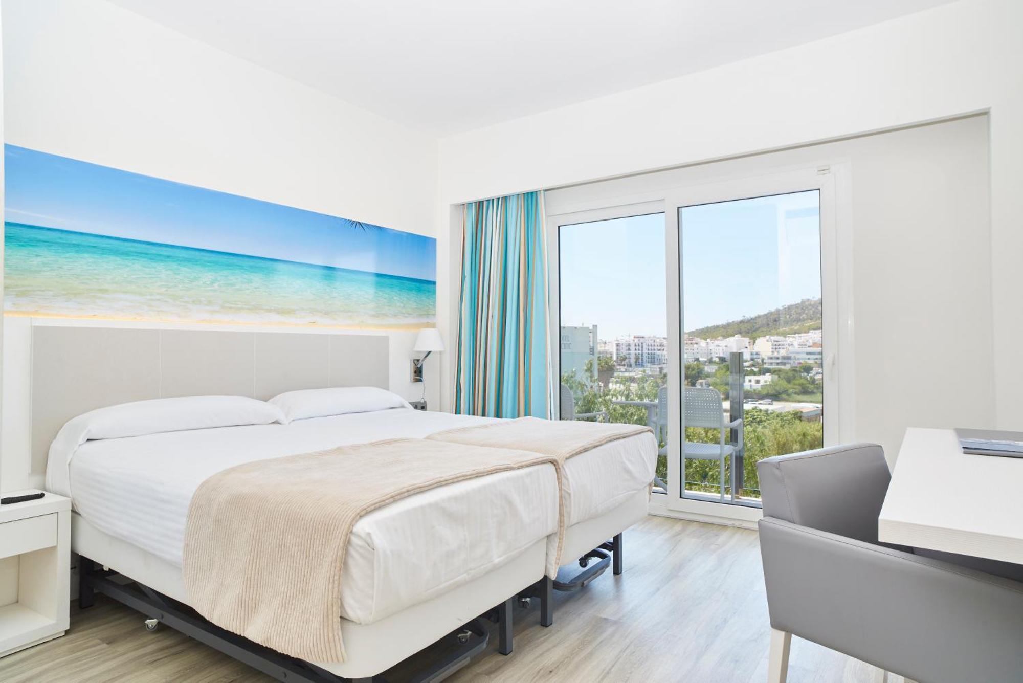 Invisa Hotel Es Pla - Adults Only Сан-Антоніо Екстер'єр фото