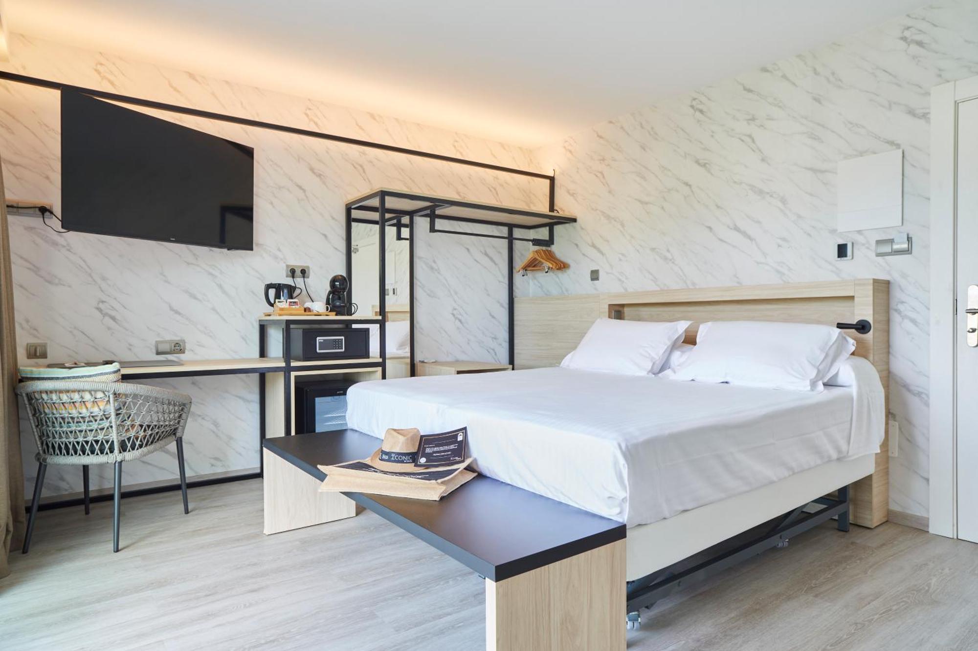 Invisa Hotel Es Pla - Adults Only Сан-Антоніо Екстер'єр фото