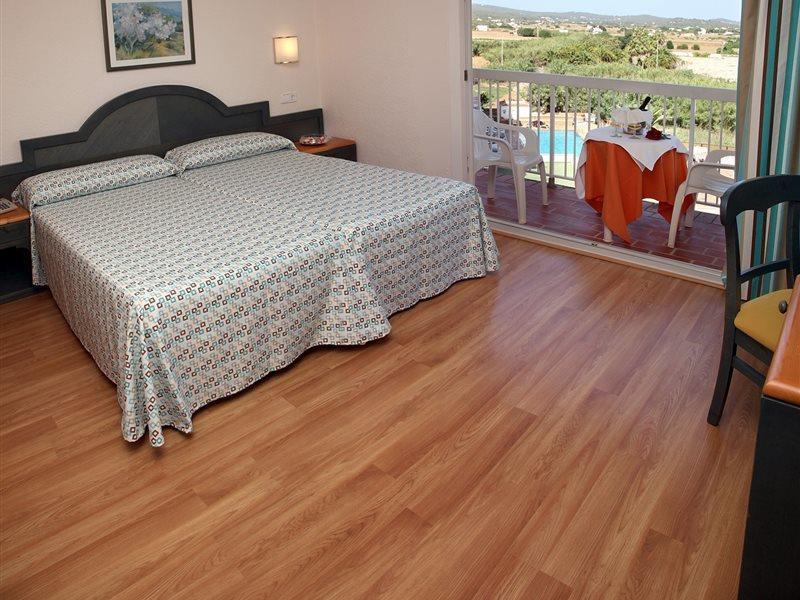 Invisa Hotel Es Pla - Adults Only Сан-Антоніо Екстер'єр фото
